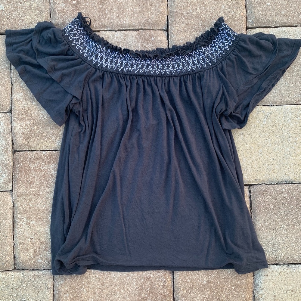 American Eagle off the shoulder top